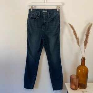 Good American Good Waist Crop Raw Hem Jeans in Blue 631